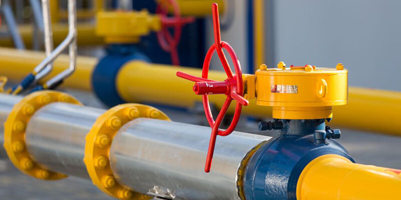 System of electronic auctions for trading in natural gas